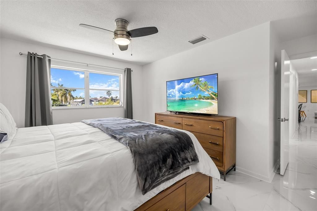 В аренду: $5,500 (3 спален, 2 ванн, 1818 Квадратных фут)