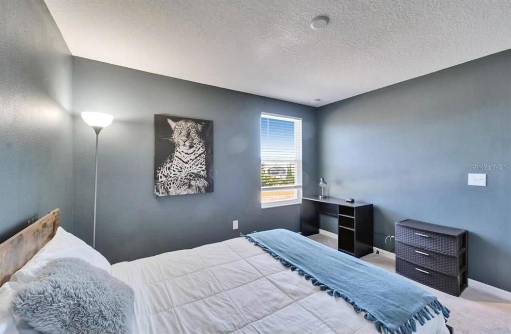 For Rent: $3,500 (5 beds, 2 baths, 2415 Square Feet)