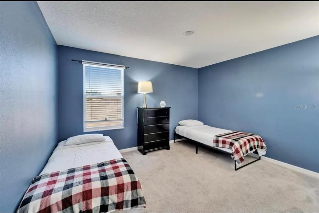For Rent: $3,500 (5 beds, 2 baths, 2415 Square Feet)