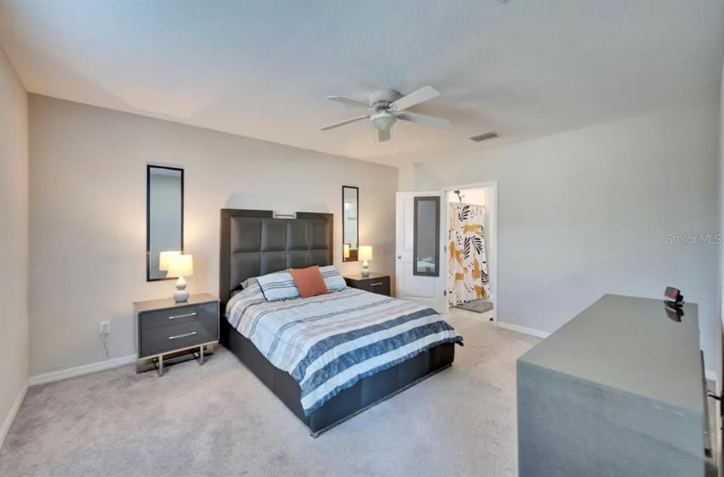 For Rent: $3,500 (5 beds, 2 baths, 2415 Square Feet)
