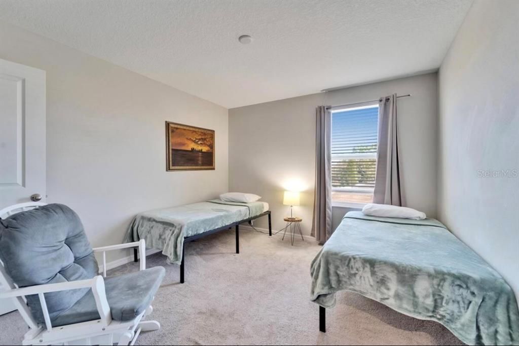 For Rent: $3,500 (5 beds, 2 baths, 2415 Square Feet)