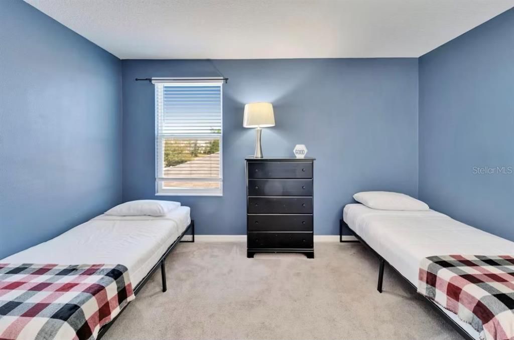 For Rent: $3,500 (5 beds, 2 baths, 2415 Square Feet)