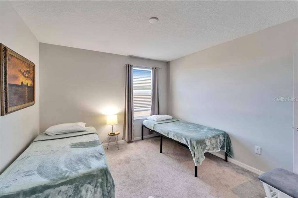 For Rent: $3,500 (5 beds, 2 baths, 2415 Square Feet)