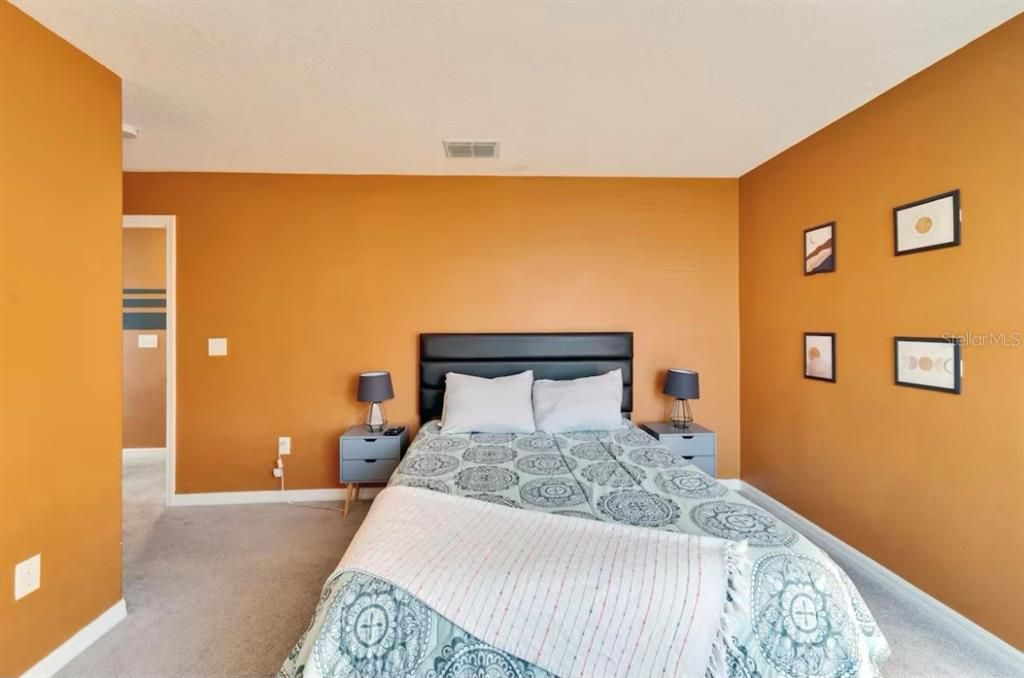 For Rent: $3,500 (5 beds, 2 baths, 2415 Square Feet)