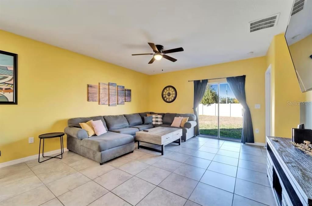 For Rent: $3,500 (5 beds, 2 baths, 2415 Square Feet)