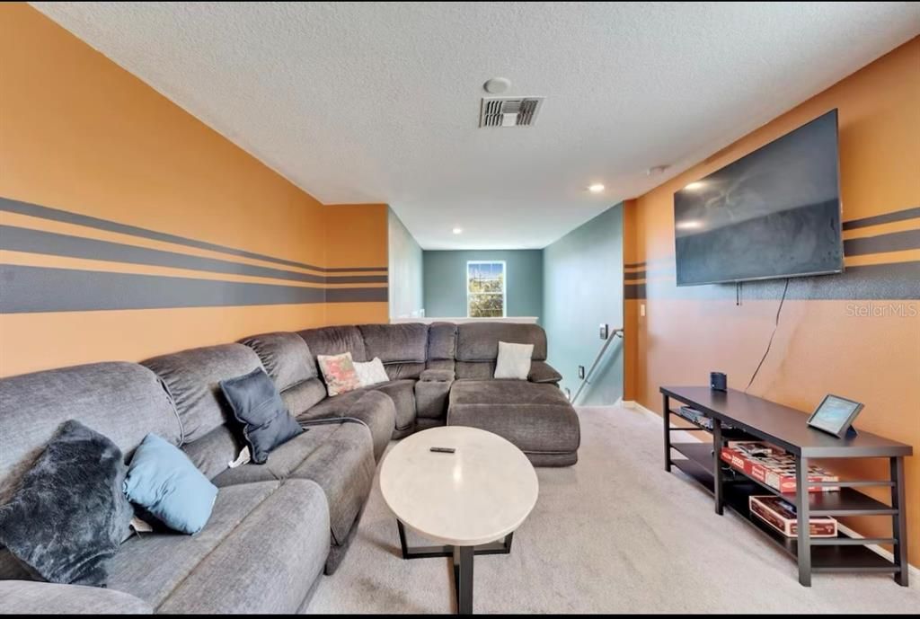 For Rent: $3,500 (5 beds, 2 baths, 2415 Square Feet)