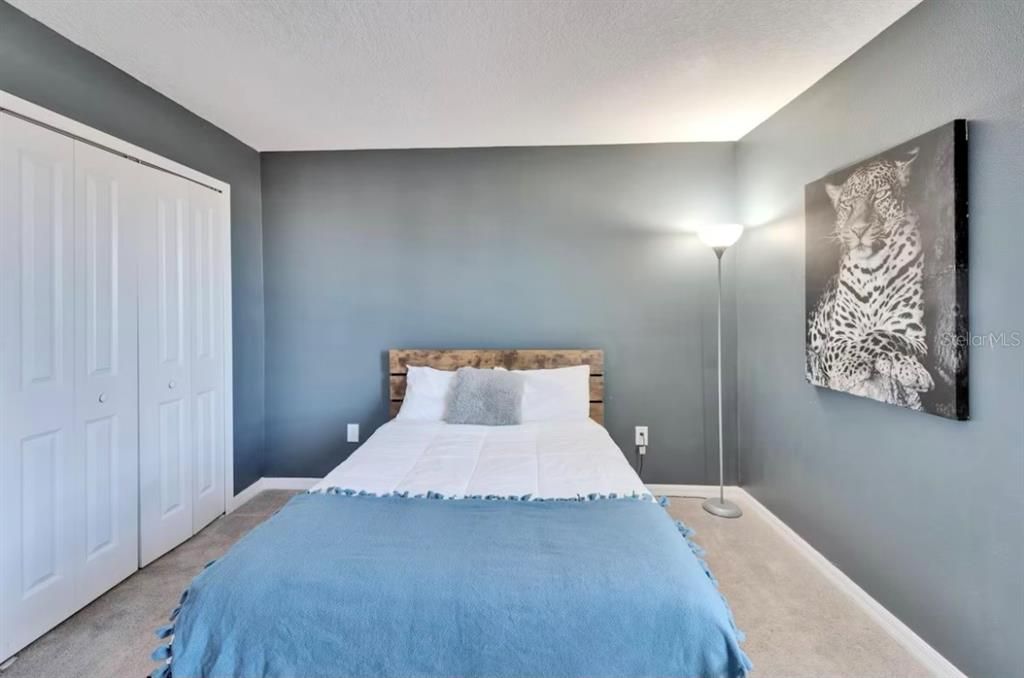 For Rent: $3,500 (5 beds, 2 baths, 2415 Square Feet)