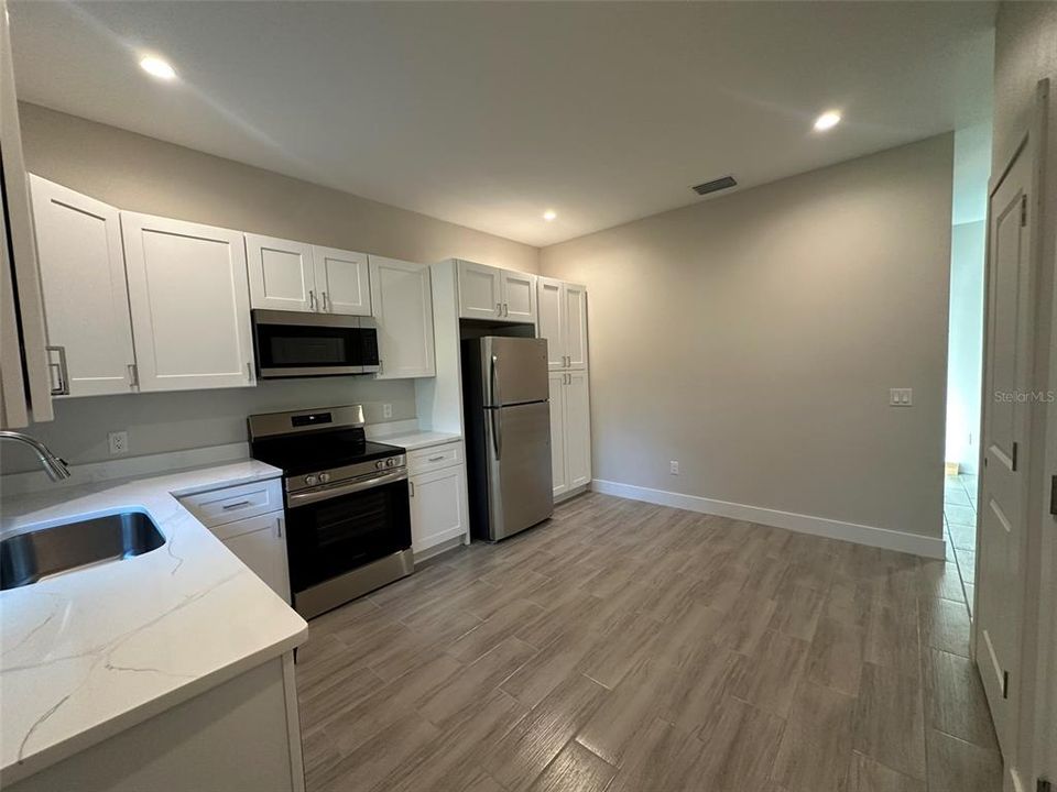 For Rent: $1,550 (2 beds, 2 baths, 1027 Square Feet)