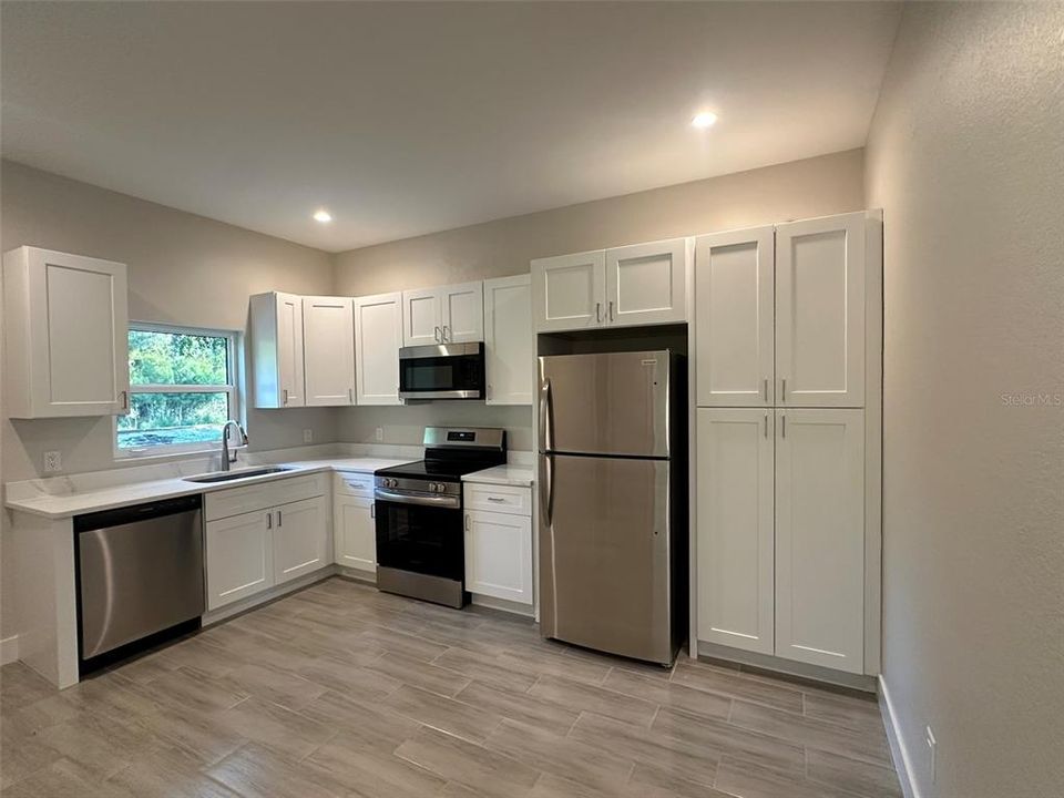 For Rent: $1,550 (2 beds, 2 baths, 1027 Square Feet)