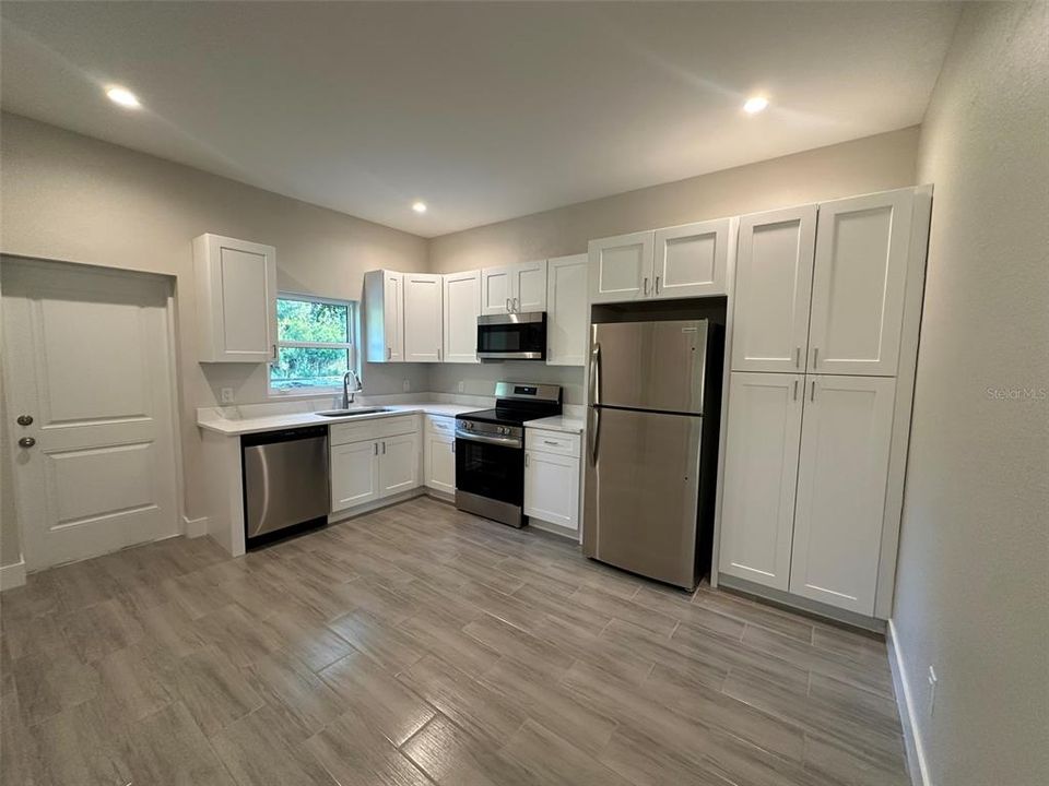 For Rent: $1,550 (2 beds, 2 baths, 1027 Square Feet)