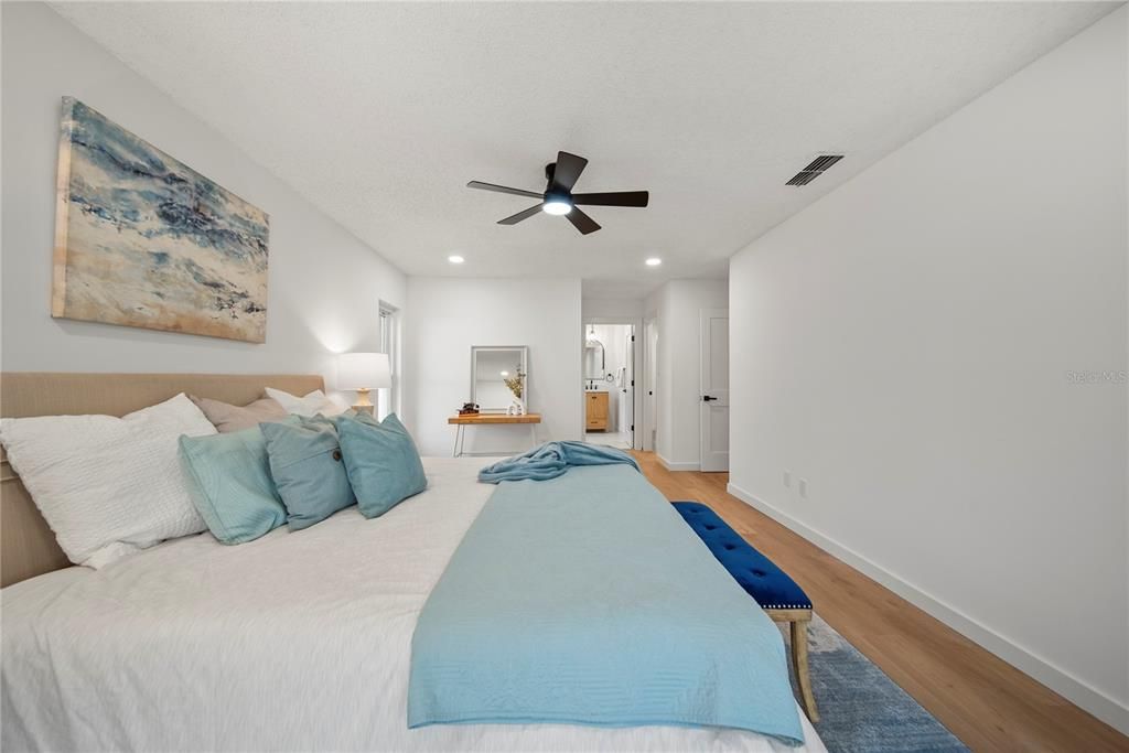 En Venta: $499,000 (4 camas, 2 baños, 2053 Pies cuadrados)