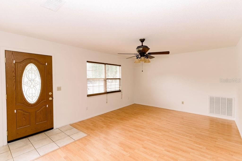 En Venta: $289,000 (3 camas, 2 baños, 1395 Pies cuadrados)