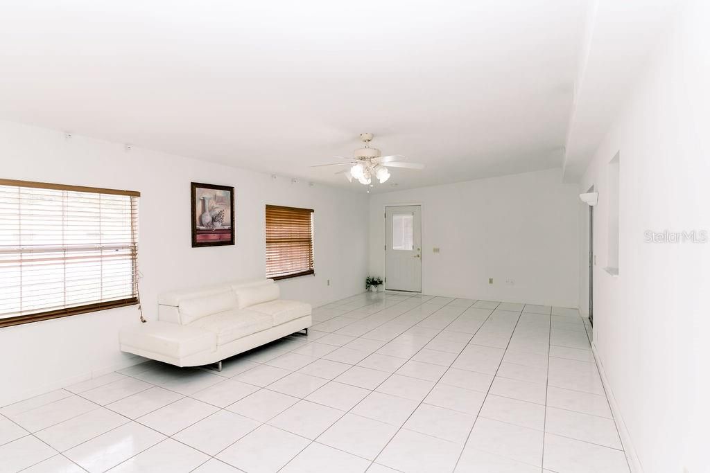 En Venta: $289,000 (3 camas, 2 baños, 1395 Pies cuadrados)