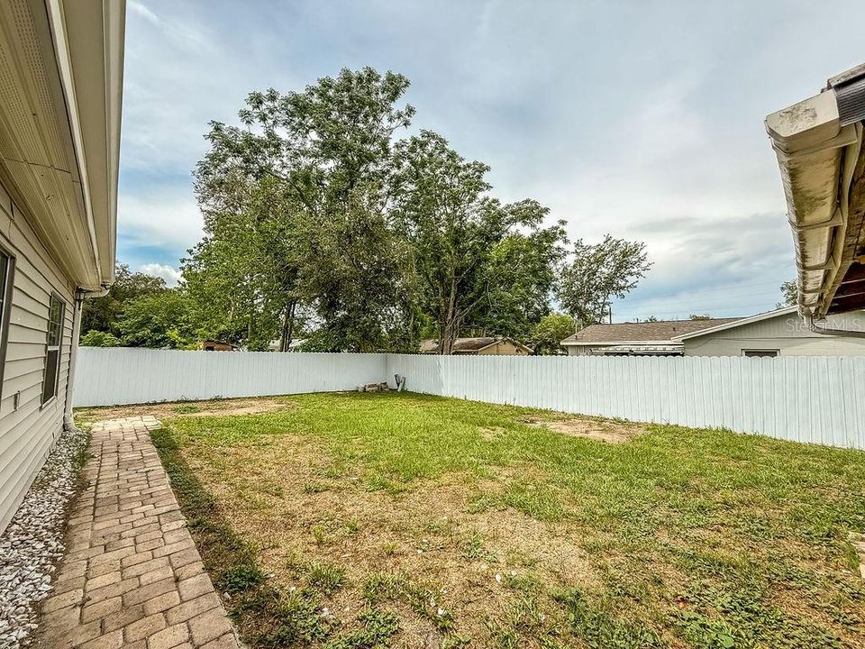 En Venta: $289,000 (3 camas, 2 baños, 1395 Pies cuadrados)