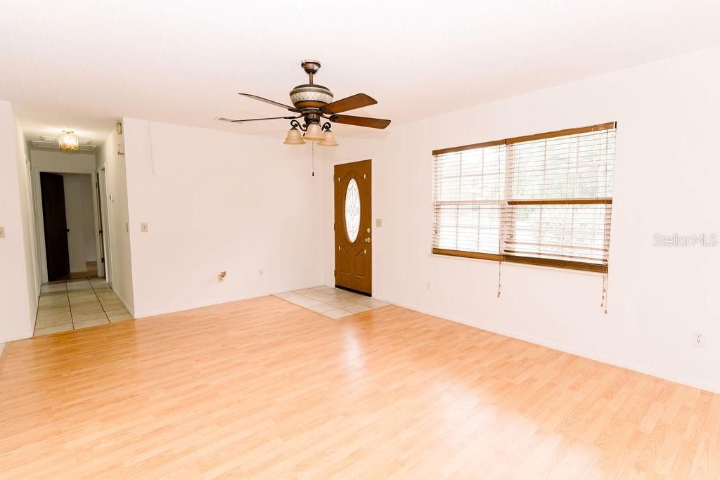 En Venta: $289,000 (3 camas, 2 baños, 1395 Pies cuadrados)