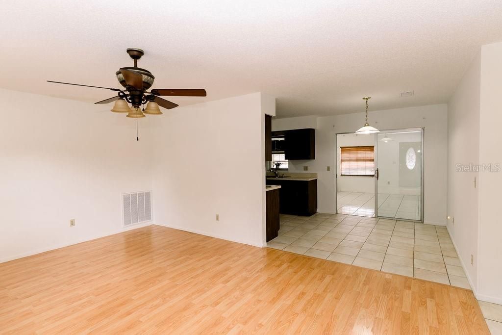 En Venta: $289,000 (3 camas, 2 baños, 1395 Pies cuadrados)