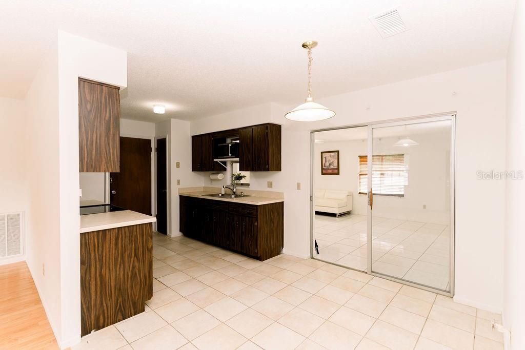 En Venta: $289,000 (3 camas, 2 baños, 1395 Pies cuadrados)