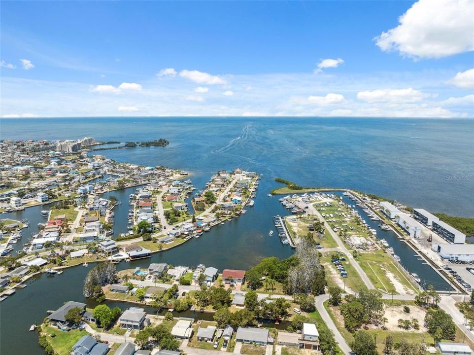 待售: $390,000 (0.24 acres)