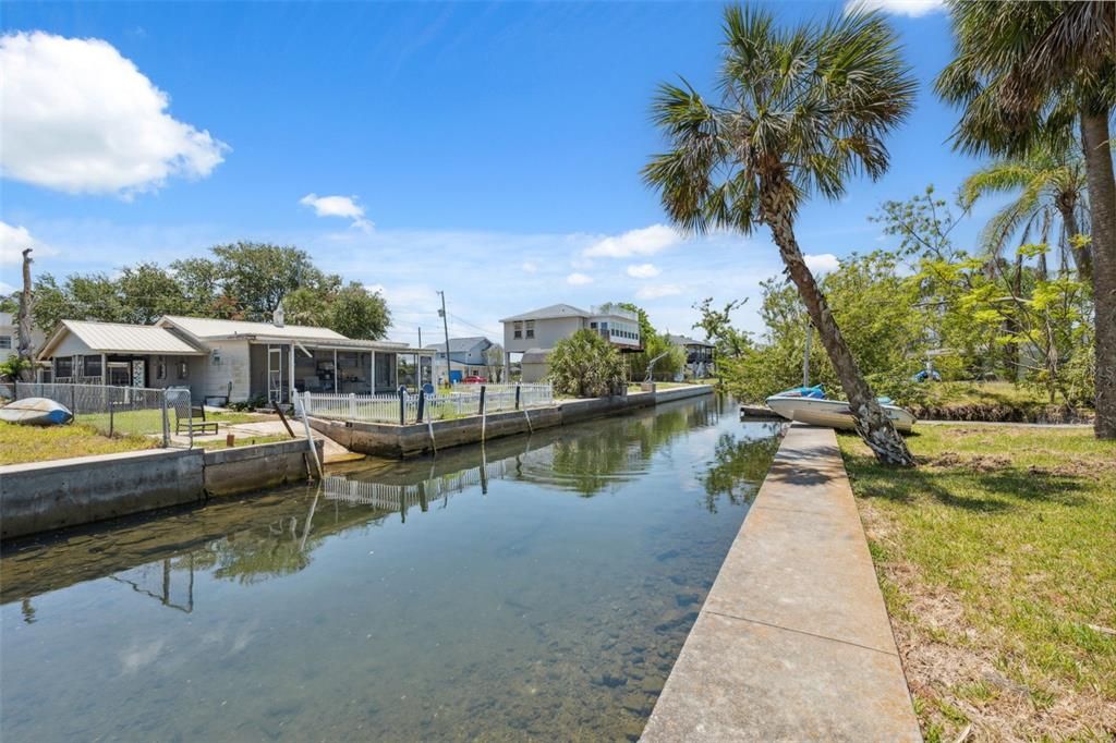 待售: $390,000 (0.24 acres)