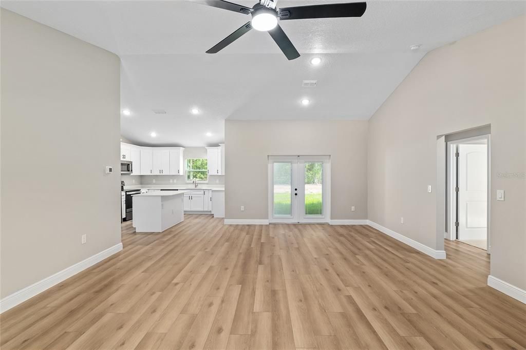 For Sale: $337,555 (4 beds, 3 baths, 1797 Square Feet)