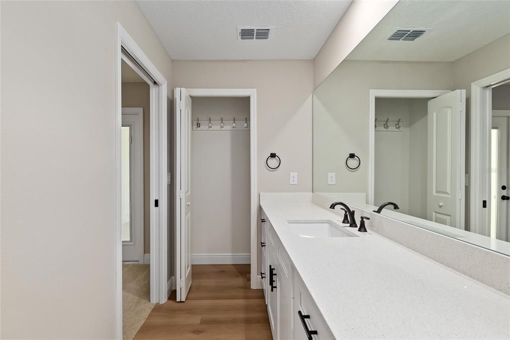 For Sale: $337,555 (4 beds, 3 baths, 1797 Square Feet)