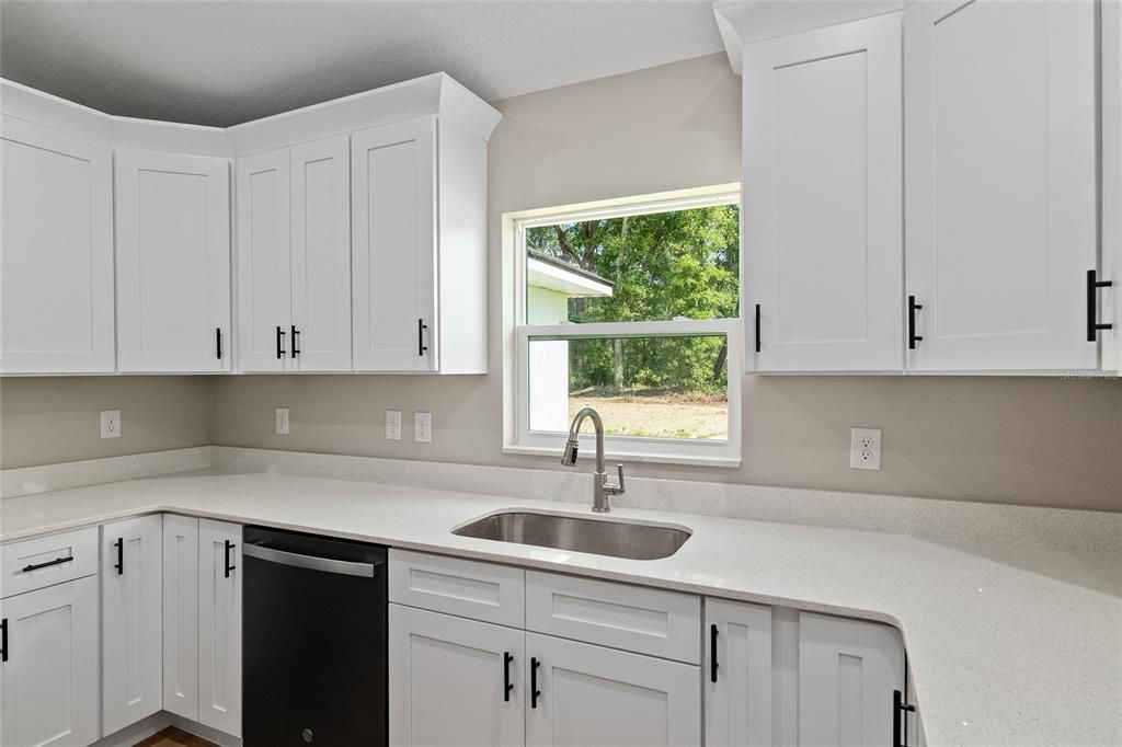 For Sale: $337,555 (4 beds, 3 baths, 1797 Square Feet)