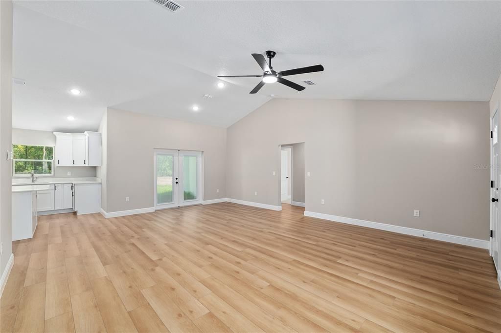 For Sale: $337,555 (4 beds, 3 baths, 1797 Square Feet)