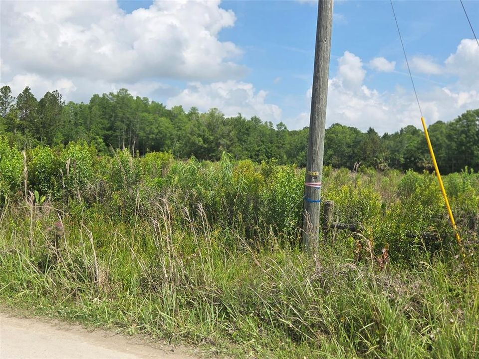 待售: $85,000 (2.68 acres)