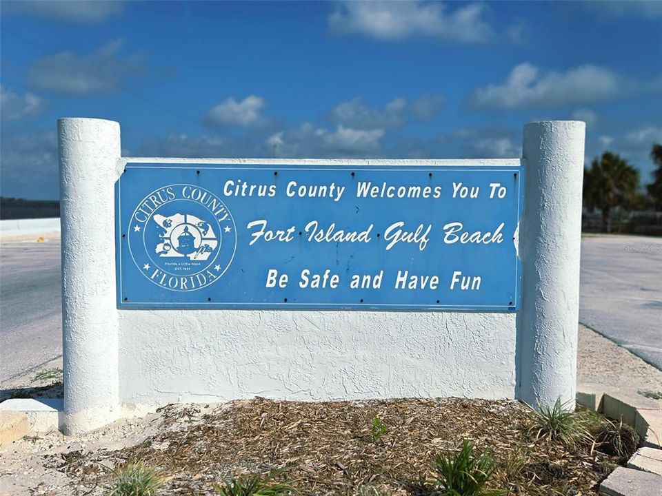 待售: $85,000 (2.68 acres)