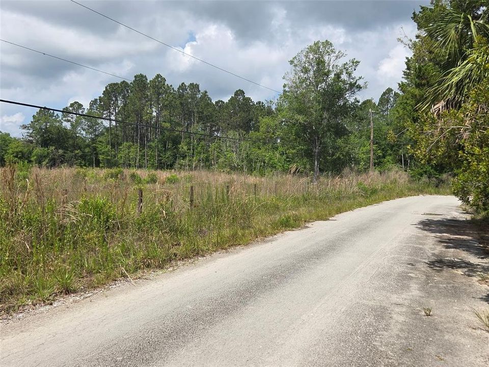 待售: $85,000 (2.68 acres)