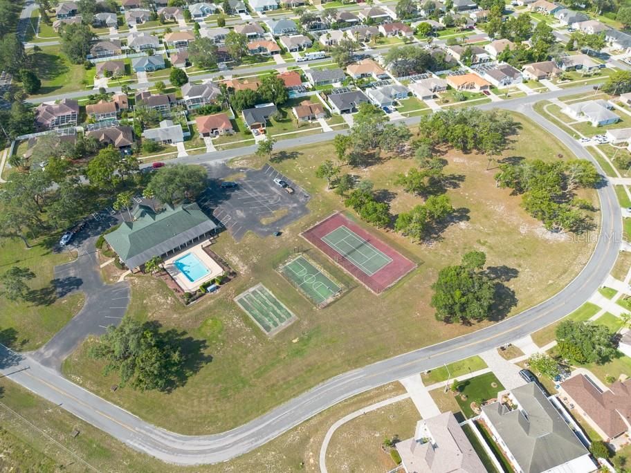 Под контрактом: $315,900 (3 спален, 2 ванн, 1547 Квадратных фут)