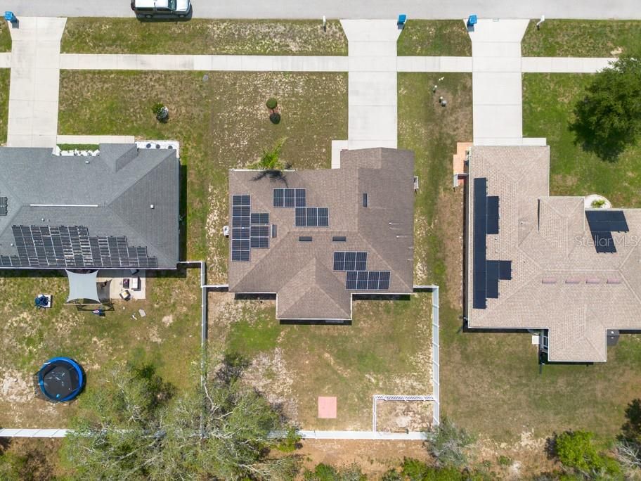 Под контрактом: $315,900 (3 спален, 2 ванн, 1547 Квадратных фут)