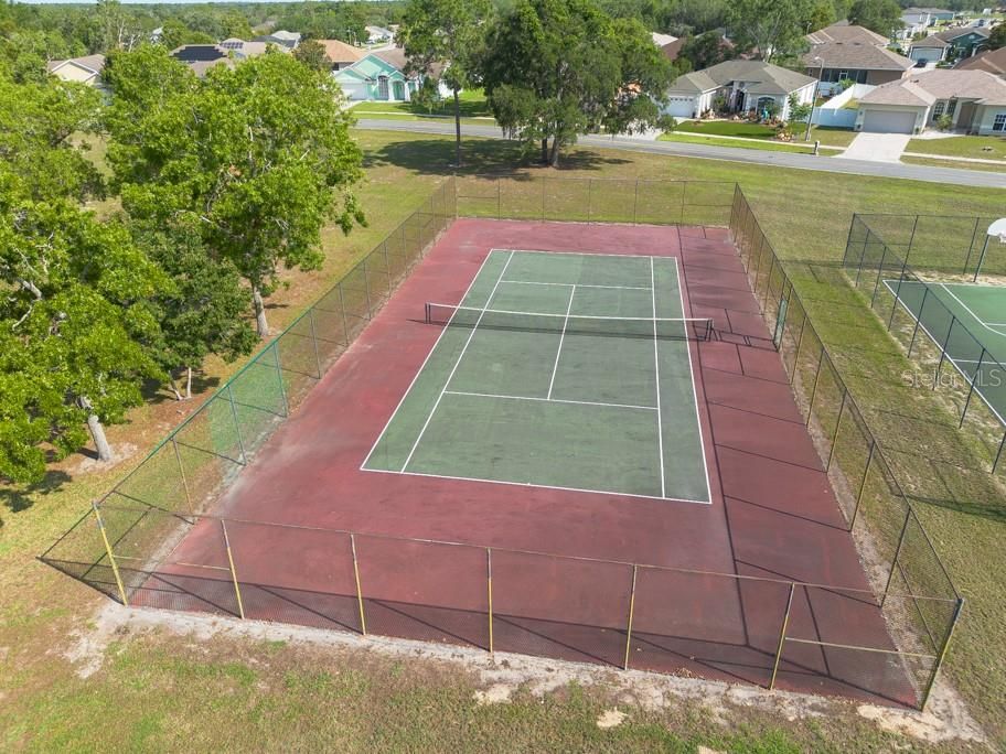 Под контрактом: $315,900 (3 спален, 2 ванн, 1547 Квадратных фут)