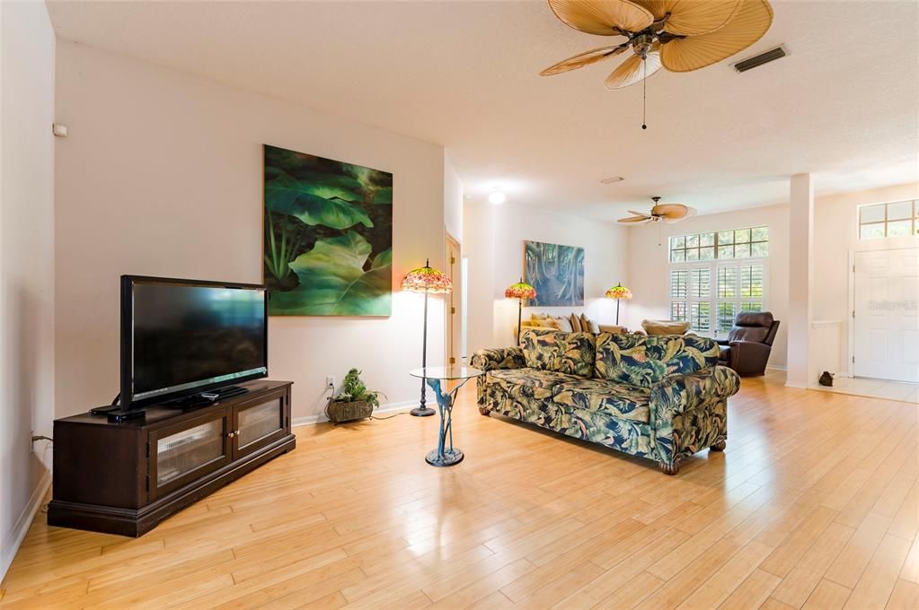 待售: $550,000 (3 贝兹, 2 浴室, 2610 平方英尺)