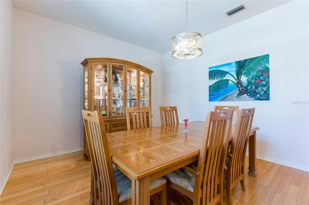 待售: $550,000 (3 贝兹, 2 浴室, 2610 平方英尺)