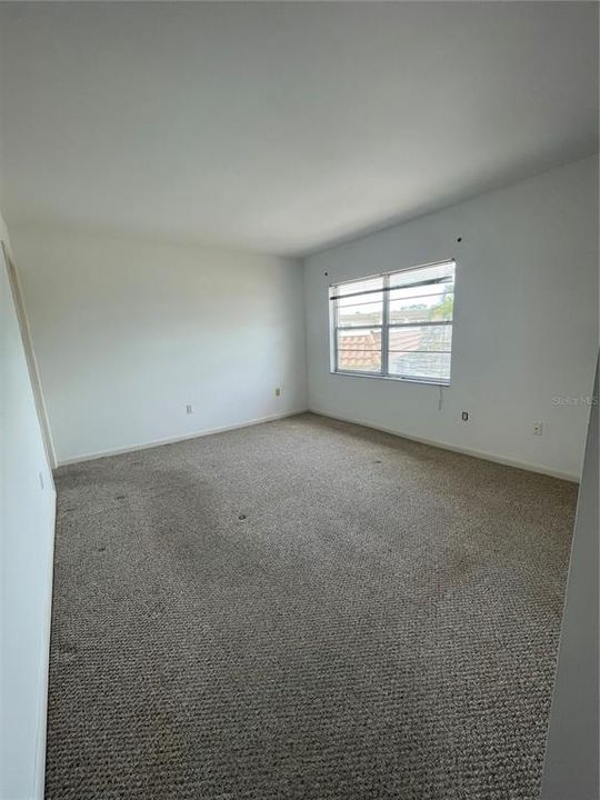 合同活跃: $335,000 (2 贝兹, 2 浴室, 1023 平方英尺)