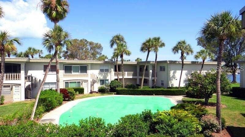 合同活跃: $335,000 (2 贝兹, 2 浴室, 1023 平方英尺)