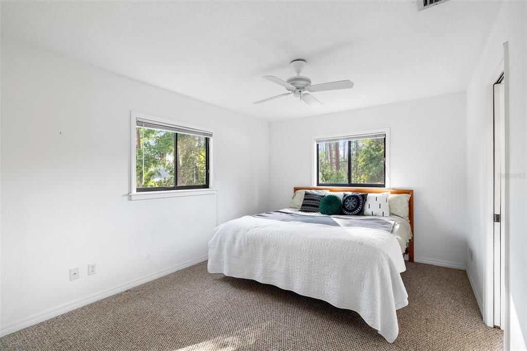 На продажу: $479,900 (3 спален, 2 ванн, 1952 Квадратных фут)