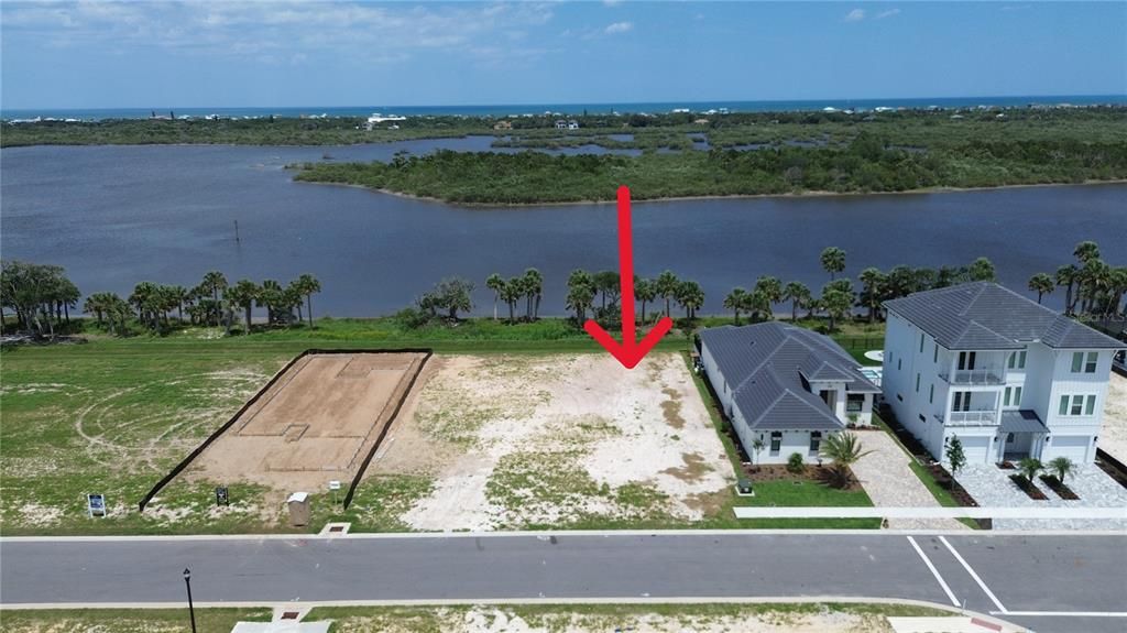 На продажу: $475,000 (0.15 acres)