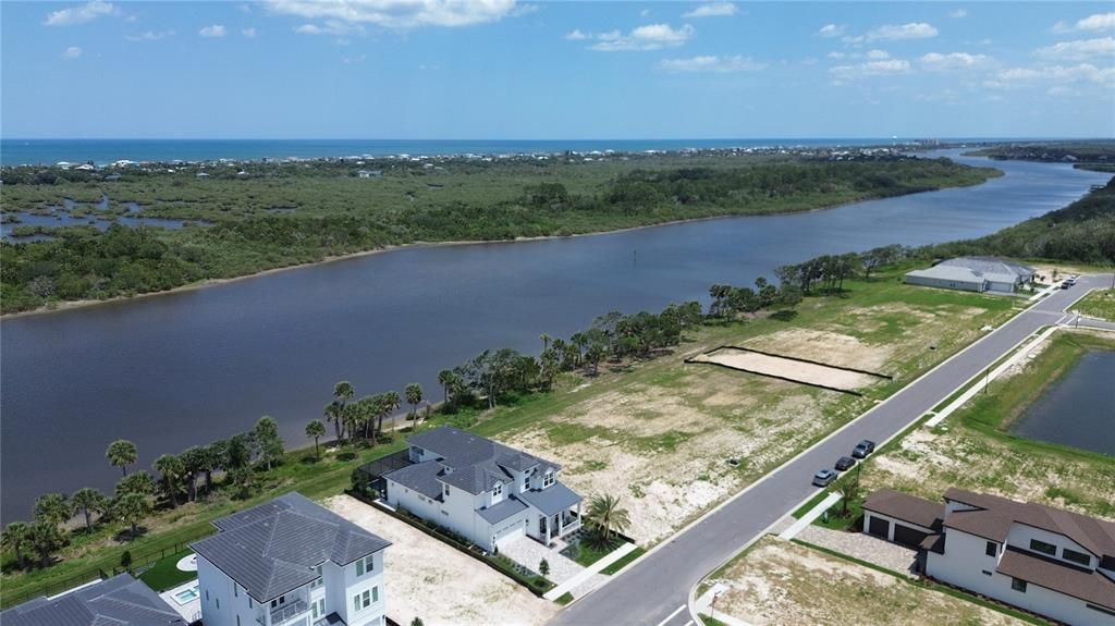 На продажу: $475,000 (0.15 acres)