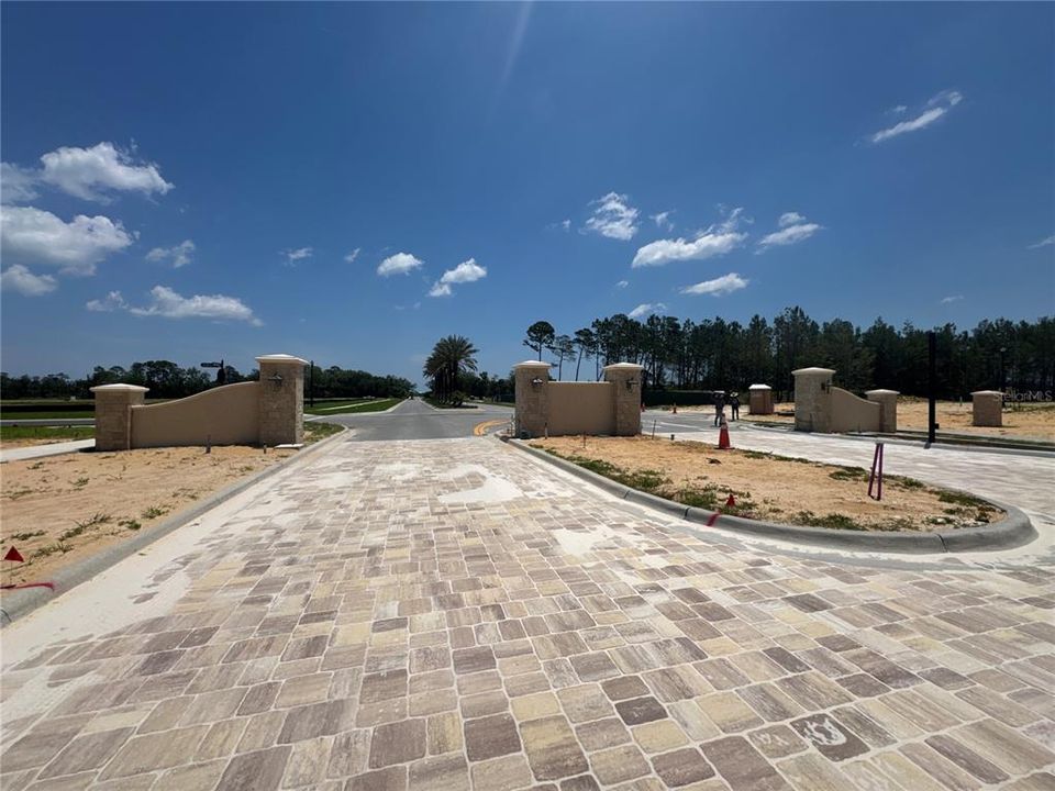 На продажу: $475,000 (0.15 acres)