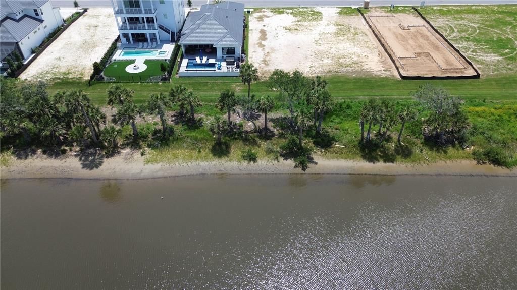 На продажу: $475,000 (0.15 acres)