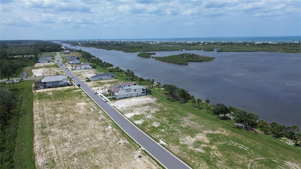 На продажу: $475,000 (0.15 acres)