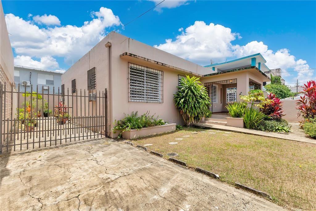 Недавно продано: $595,000 (3 спален, 2 ванн, 1282 Квадратных фут)