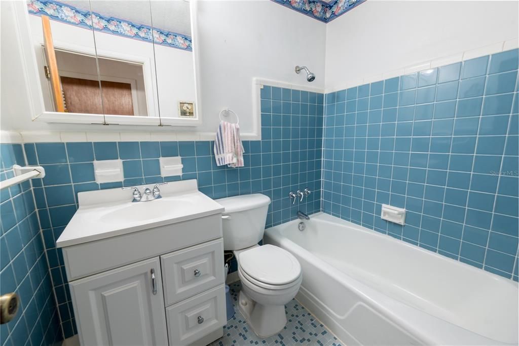 На продажу: $259,900 (3 спален, 2 ванн, 1676 Квадратных фут)