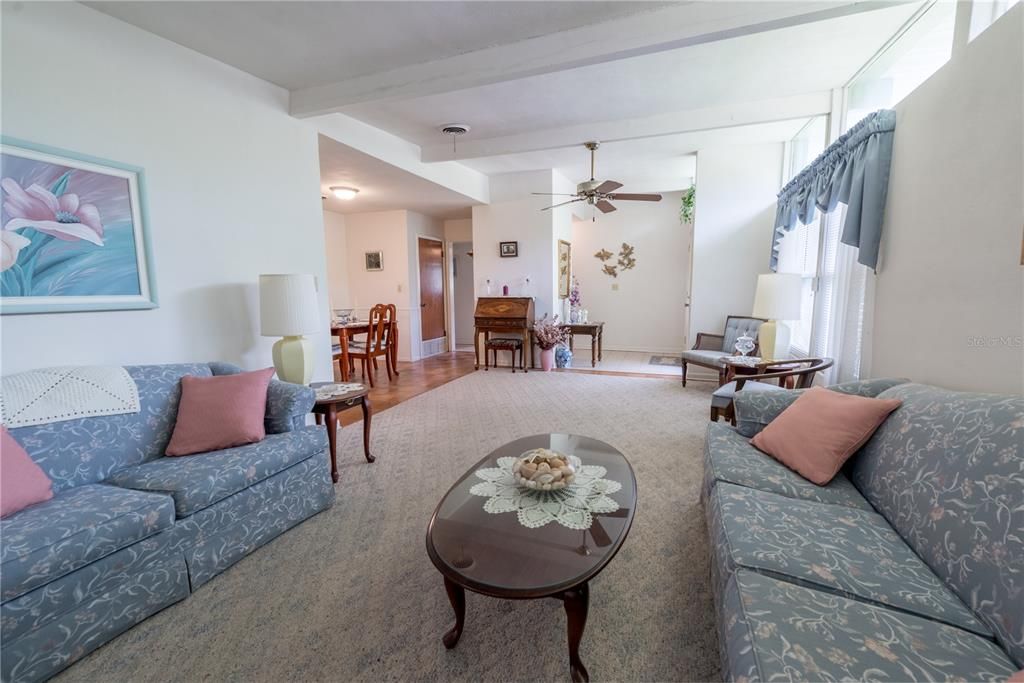 На продажу: $259,900 (3 спален, 2 ванн, 1676 Квадратных фут)