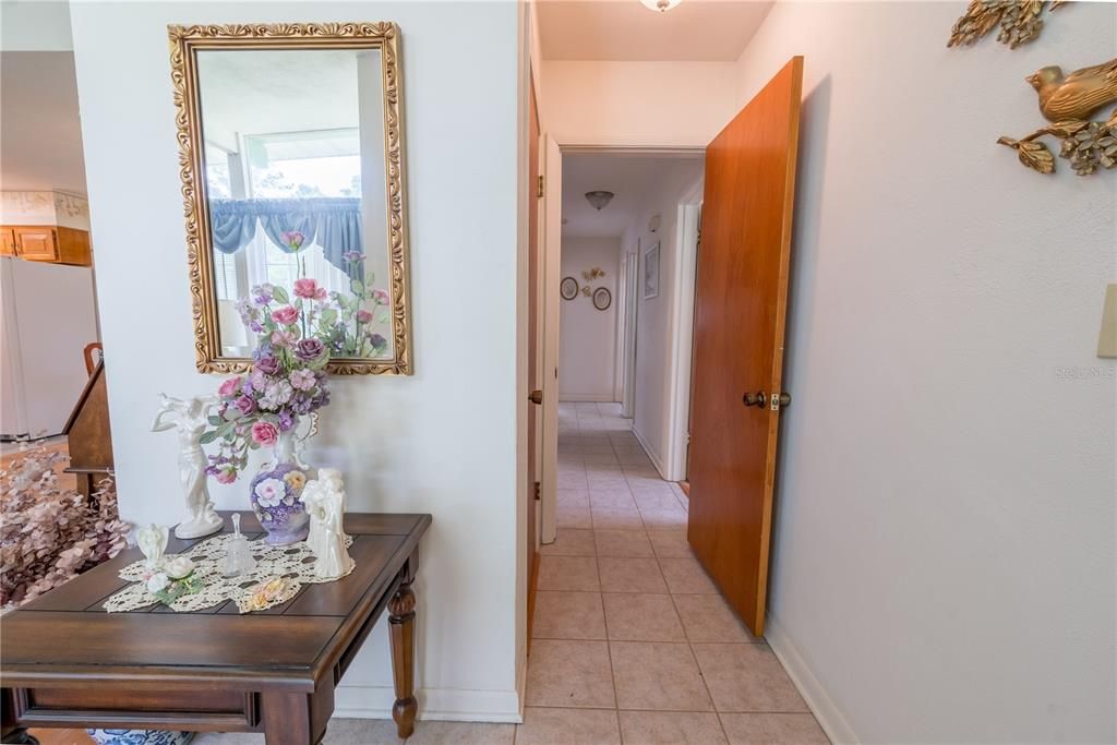 На продажу: $259,900 (3 спален, 2 ванн, 1676 Квадратных фут)