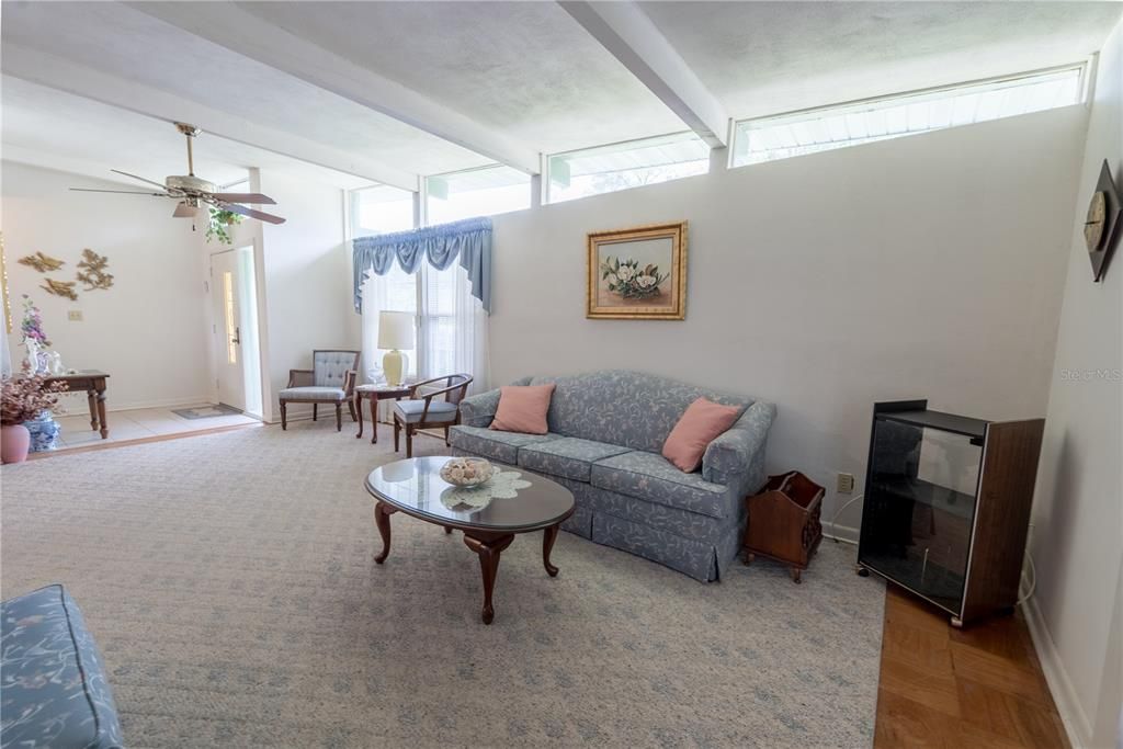 На продажу: $259,900 (3 спален, 2 ванн, 1676 Квадратных фут)