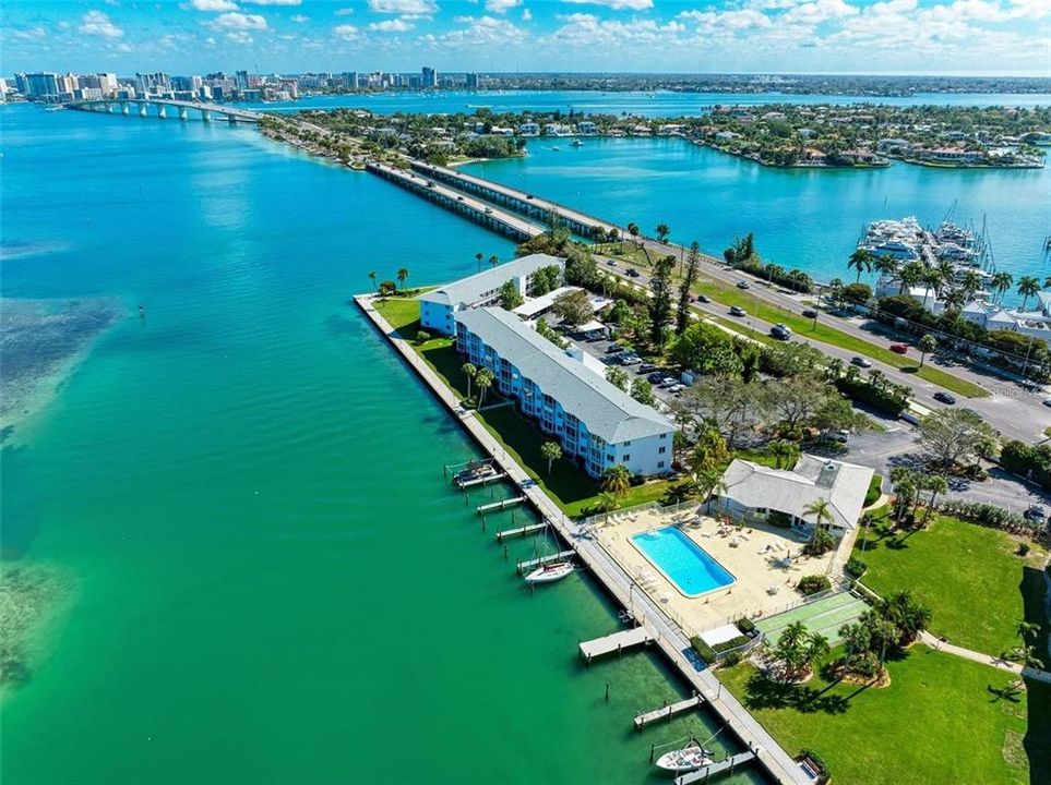 Recently Rented: $2,299 (2 beds, 2 baths, 882 Square Feet)