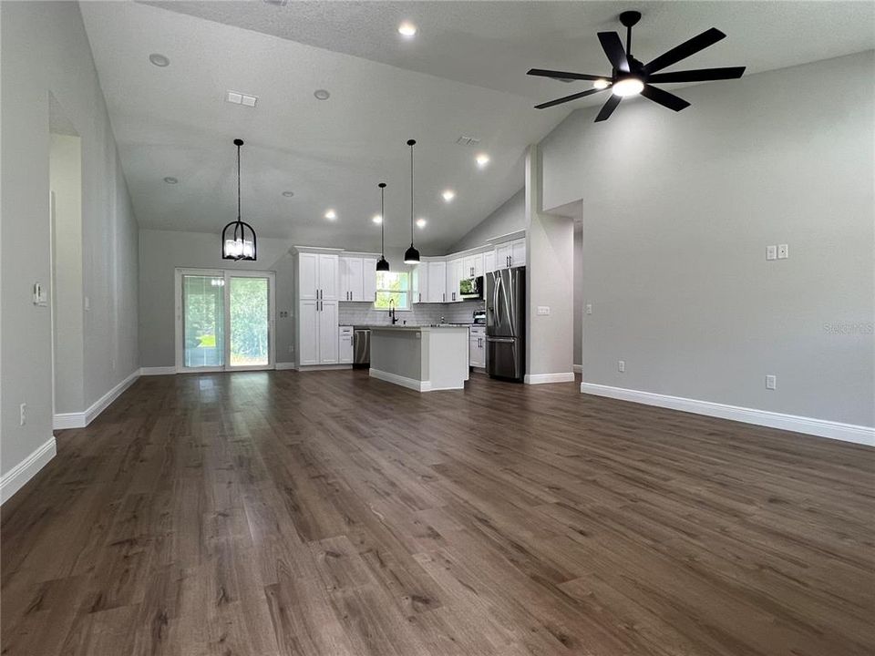 Active With Contract: $567,500 (4 beds, 2 baths, 1865 Square Feet)